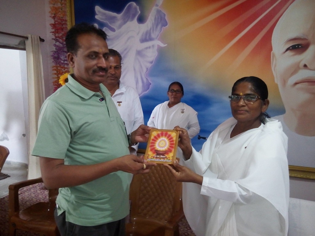 सर्वे मैनेजर श्री अवध भाई 